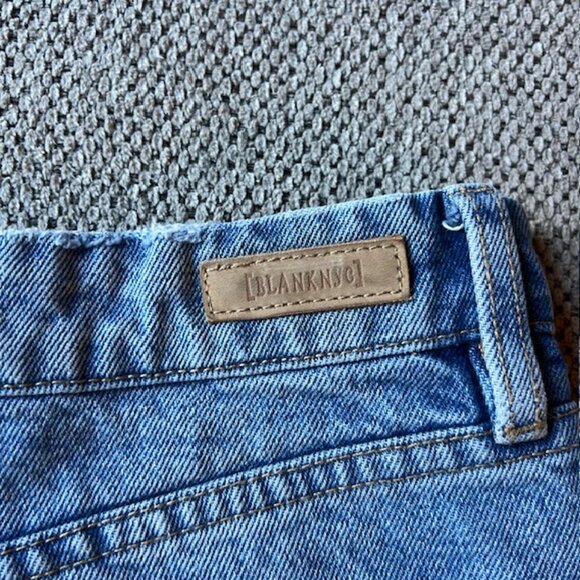 BLANKNYC The Barrow Rigid High Rise Distressed Denim Shorts Size 28 Cutoff Fraye - Picture 4 of 7
